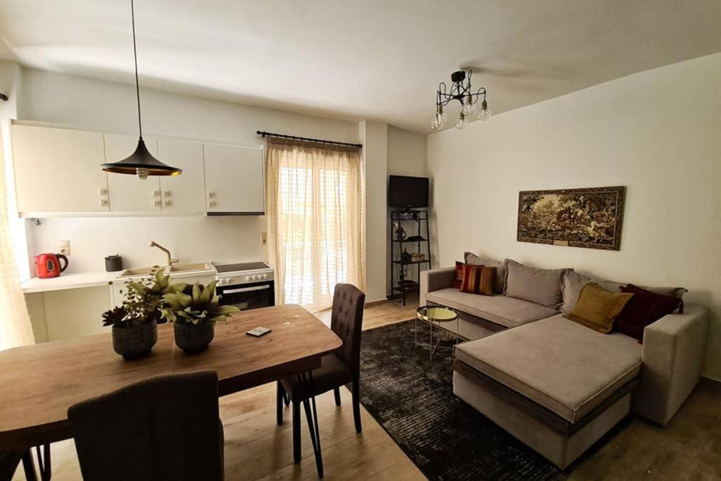 Modern Apt In The Heart Of Glyfada - Literally!! Atena Exterior foto