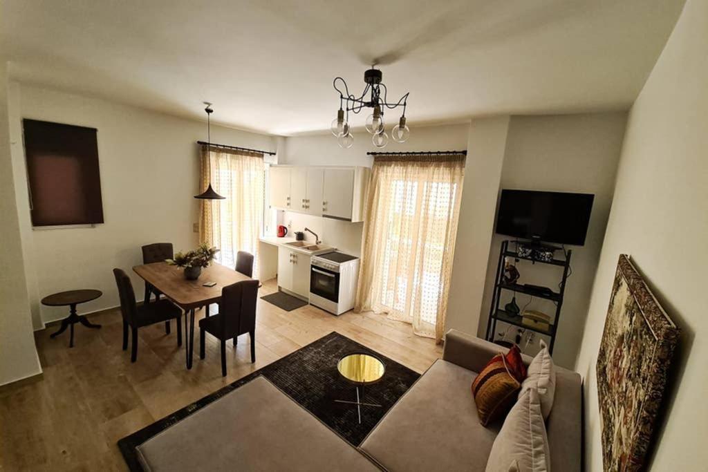Modern Apt In The Heart Of Glyfada - Literally!! Atena Exterior foto