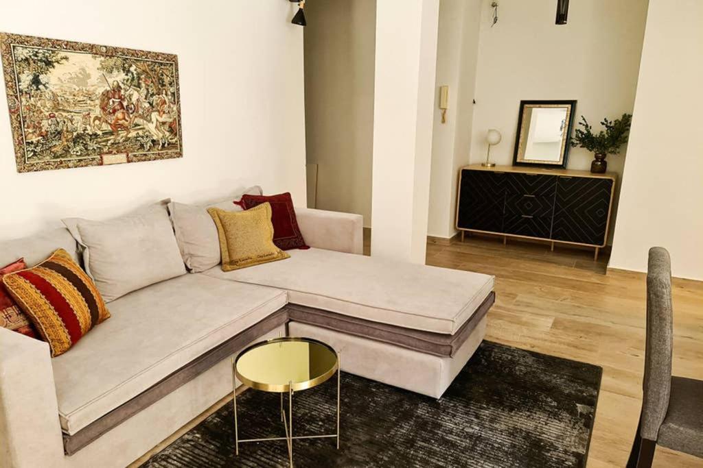 Modern Apt In The Heart Of Glyfada - Literally!! Atena Exterior foto