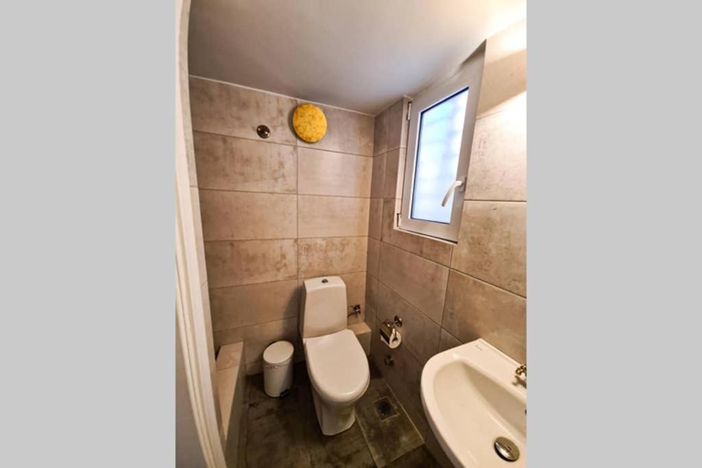Modern Apt In The Heart Of Glyfada - Literally!! Atena Exterior foto