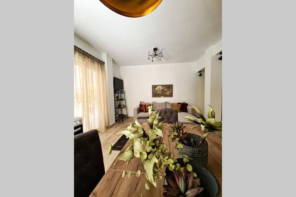 Modern Apt In The Heart Of Glyfada - Literally!! Atena Exterior foto
